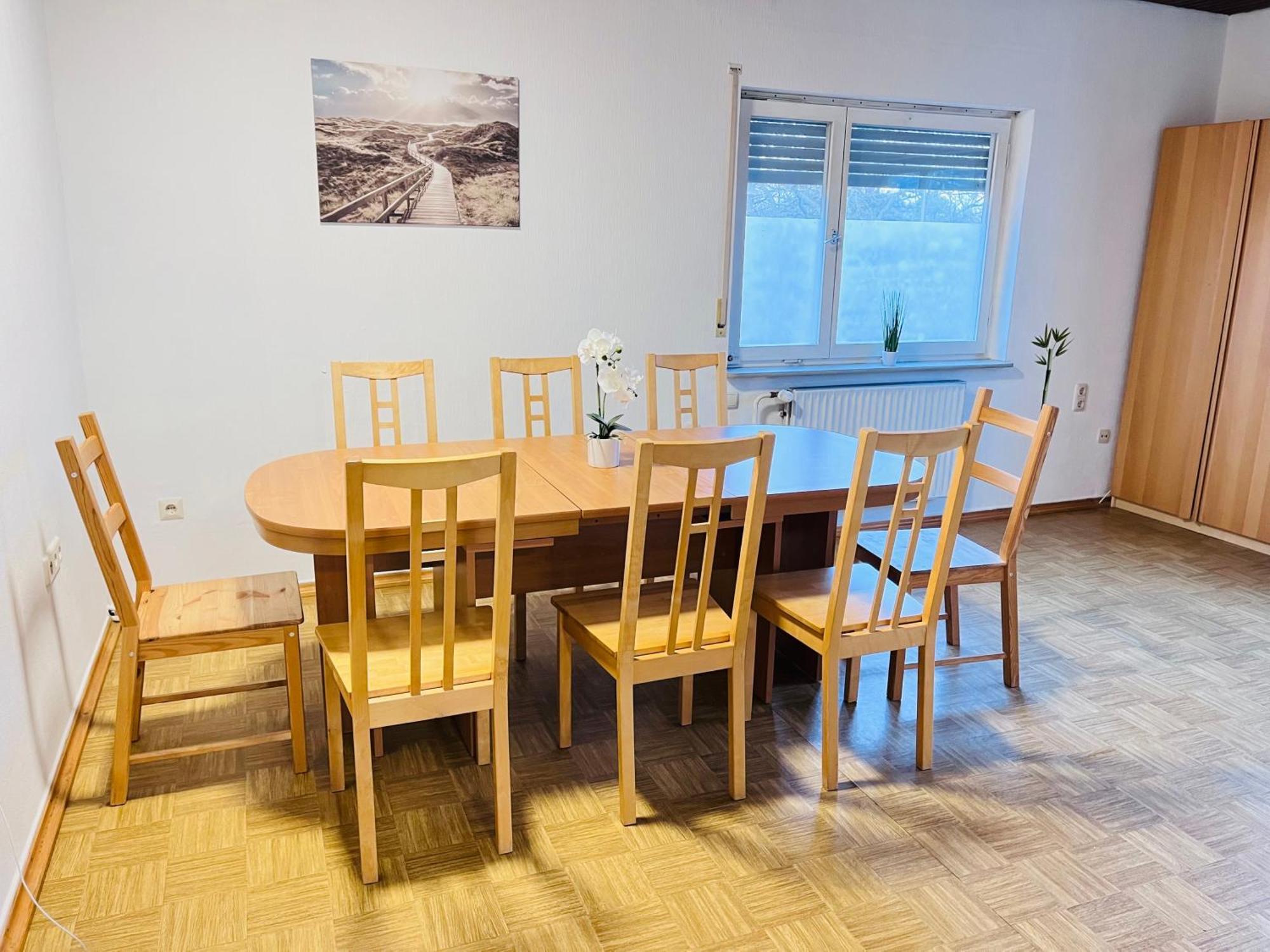 Monteurzimmer Leo 3 *