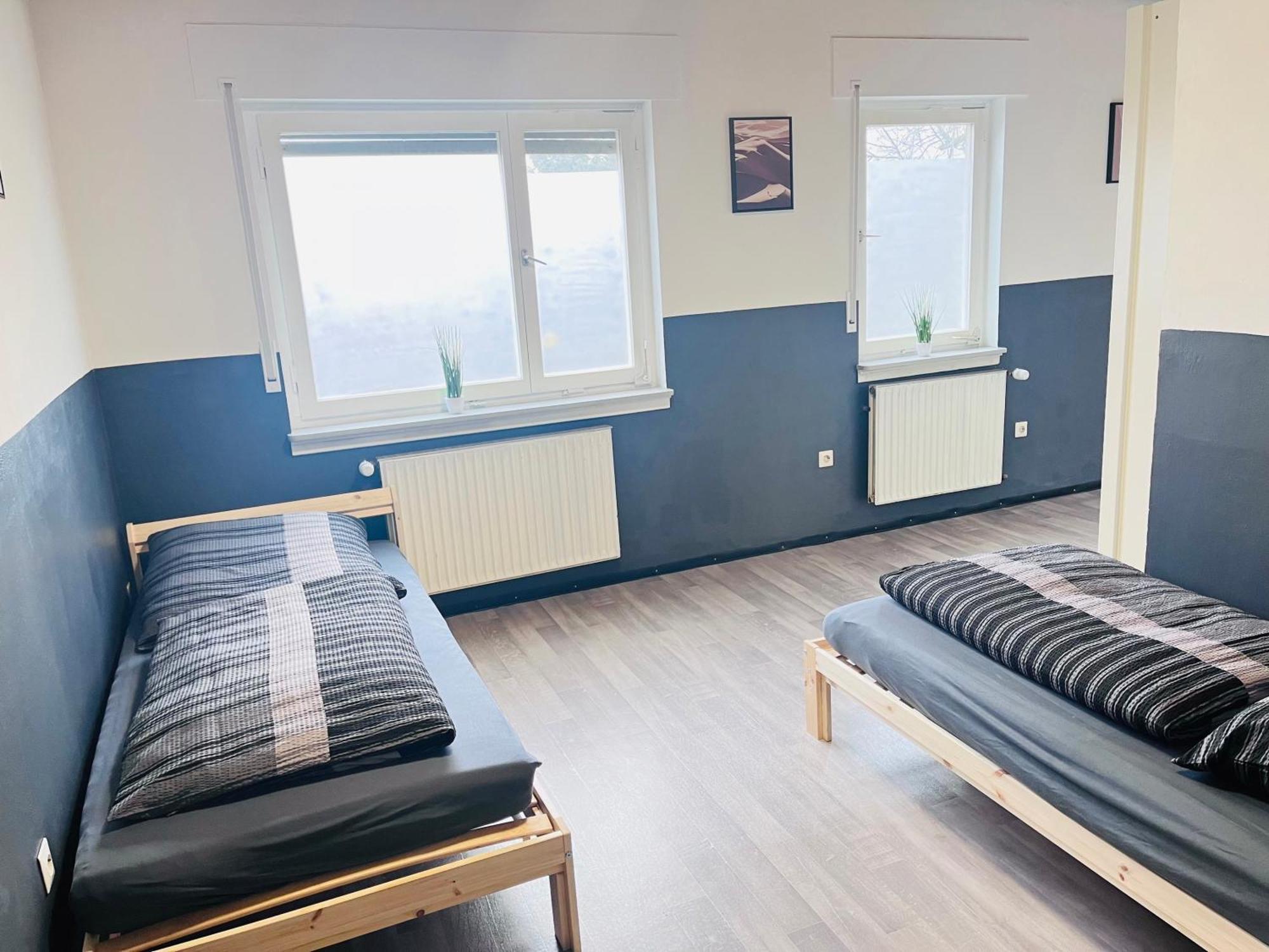 Monteurzimmer Leo 3 *